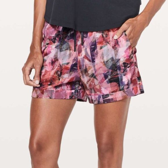 Lululemon Spring Break Away Short *4-way Stretch 3" Sun Dazed Multi Pink - Picture 6 of 6